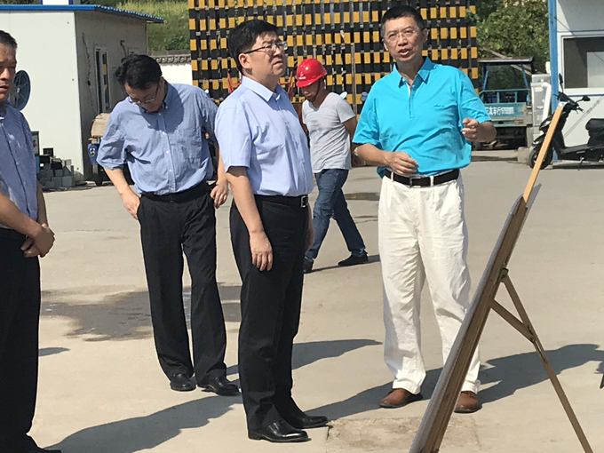 黃山市委書記任澤鋒前來龍駿家園項目指導(dǎo)工作并慰問現(xiàn)場員工 黃山市委書記任澤鋒前來龍駿家園項目指導(dǎo)工作并慰問現(xiàn)場員工